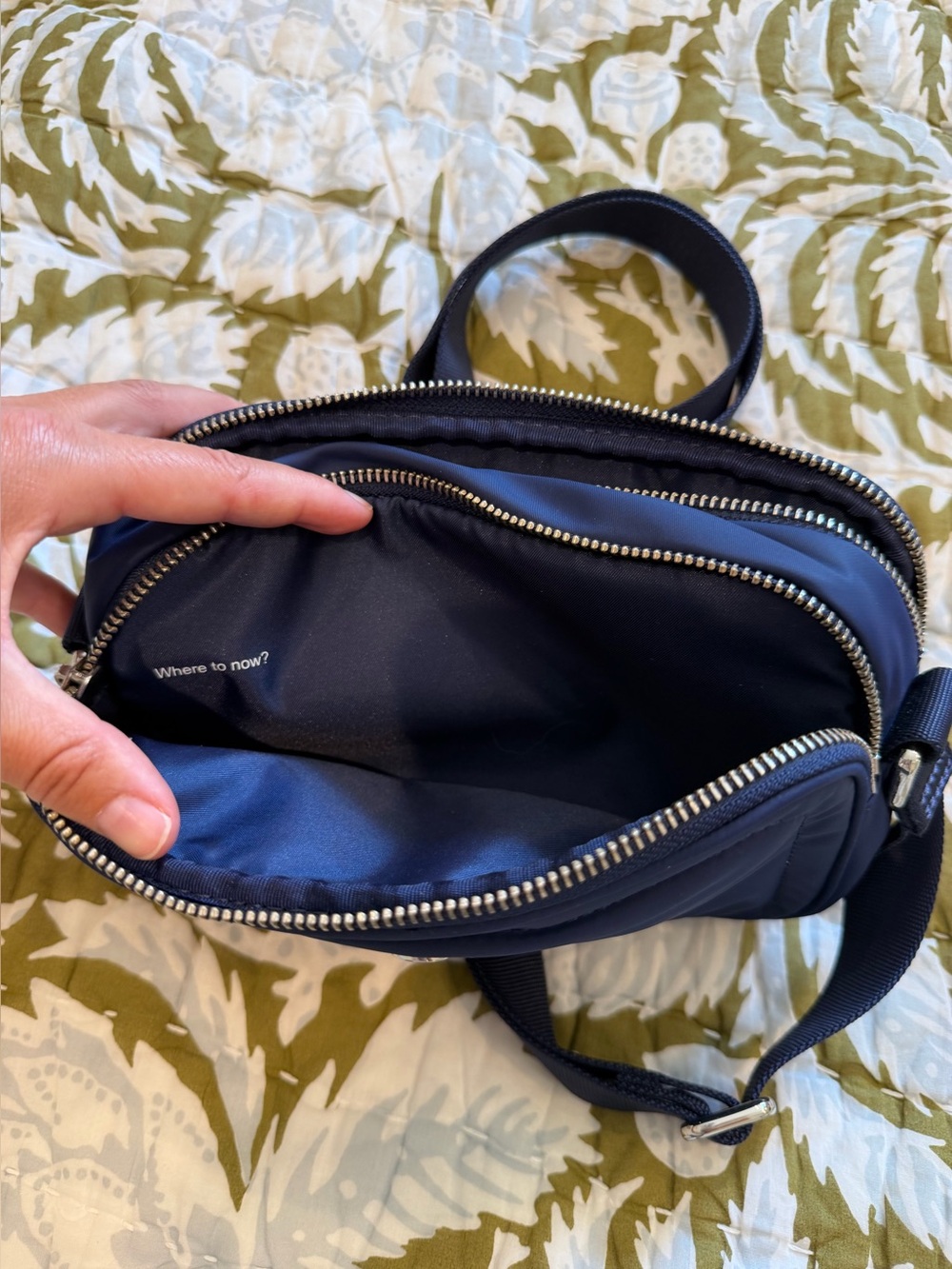 Lululemon Crossbody Camera Bag 2L - Picture 5 of 8